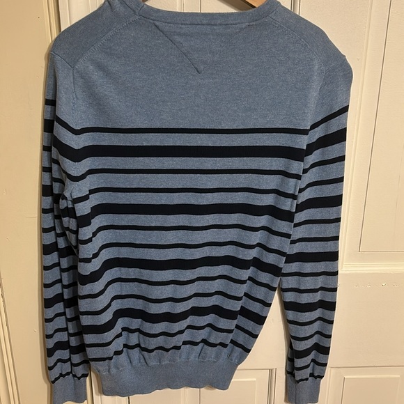 Tommy Hilfiger Men’s Medium sweater. - Picture 2 of 2
